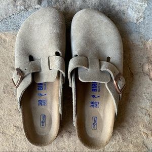NWOT Birkenstock Taupe Suede Boston Slides